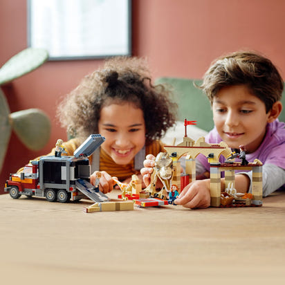 LEGO Jurassic World - T. Rex \u0026 Atrociraptor Dinosaur Breakout